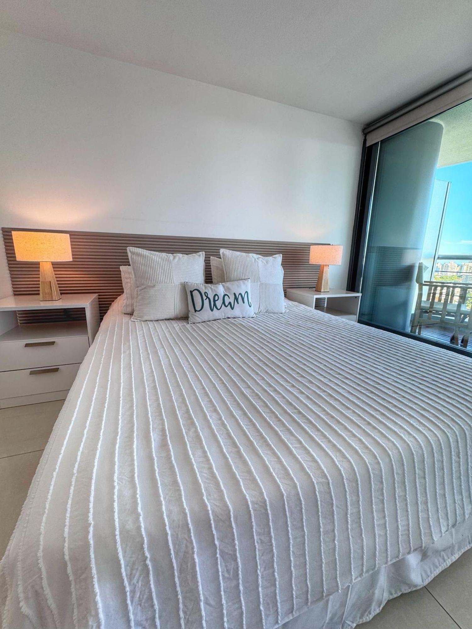 Apartamentos Torre Tressesenta Punta del Este Room photo